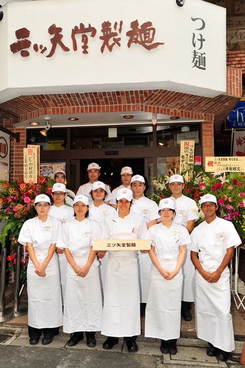 三ツ矢堂製麺 明大前店 本日オープン!!!_e0173239_1612337.jpg