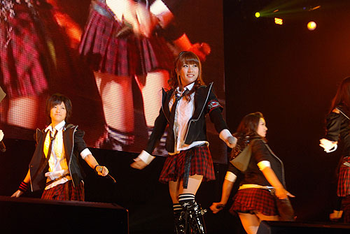 Akb48 高橋みなみ 初心を忘れずに頑張っていきたい 握手会イベントに1万3000人 秋元才加ちゃんを応援するあたしの日常 Akb48 高橋みなみ 初心を忘れずに頑張っていきたい 握手会イベントに1万3000人 秋元才加ちゃんを応援するあたしの日常