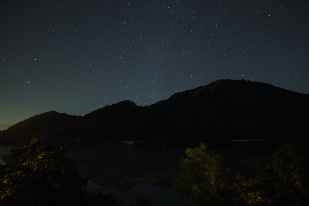 丹沢湖からの星空 Mogedon パラノイア写真館 丹沢湖からの星空 Mogedon パラノイア写真館