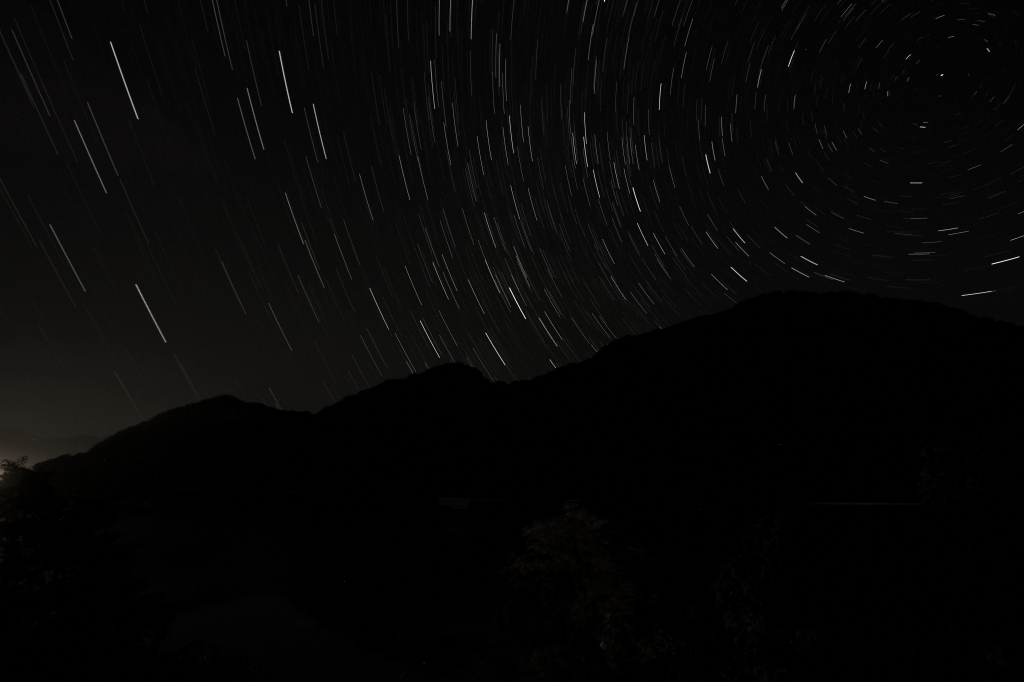 丹沢湖からの星空 Mogedon パラノイア写真館 丹沢湖からの星空 Mogedon パラノイア写真館
