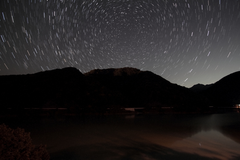 丹沢湖からの星空 Mogedon パラノイア写真館 丹沢湖からの星空 Mogedon パラノイア写真館