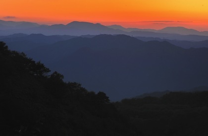 夜明け前到着した.大山では....さほど期待してなかった朝焼けが......_b0194185_21573668.jpg