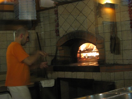 Pizzeria Pompei、ペルージャでおいしいピザ_f0234936_3571584.jpg