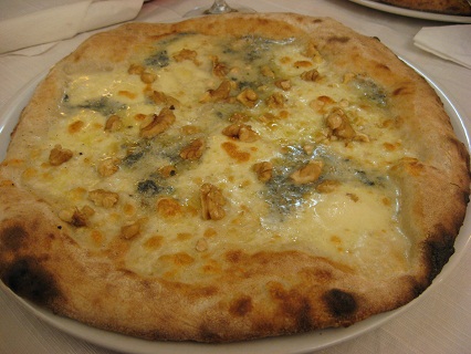 Pizzeria Pompei、ペルージャでおいしいピザ_f0234936_35848100.jpg