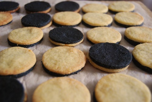 白黒つけるぜ オセロクッキー ベジタリアンミットゥンと肉食チャースケ 白黒つけるぜ オセロクッキー ベジタリアンミットゥンと肉食チャースケ