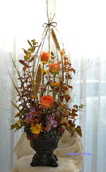 紅葉ヒペリカムとドライフラワーで 秋色のアレンジ Hanarie Story 紅葉ヒペリカムとドライフラワーで 秋色のアレンジ Hanarie Story
