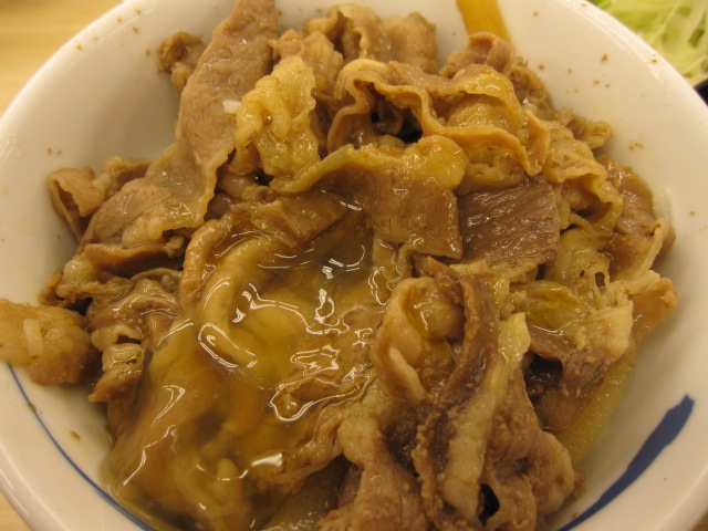牛丼、牛めしの玉子はどのようにして食べますか?_b0042308_1411982.jpg