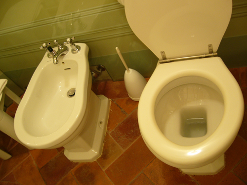 イタリアのトイレ事情 閲覧注意 Piccolo Vagabondo イタリアのトイレ事情 閲覧注意 Piccolo Vagabondo