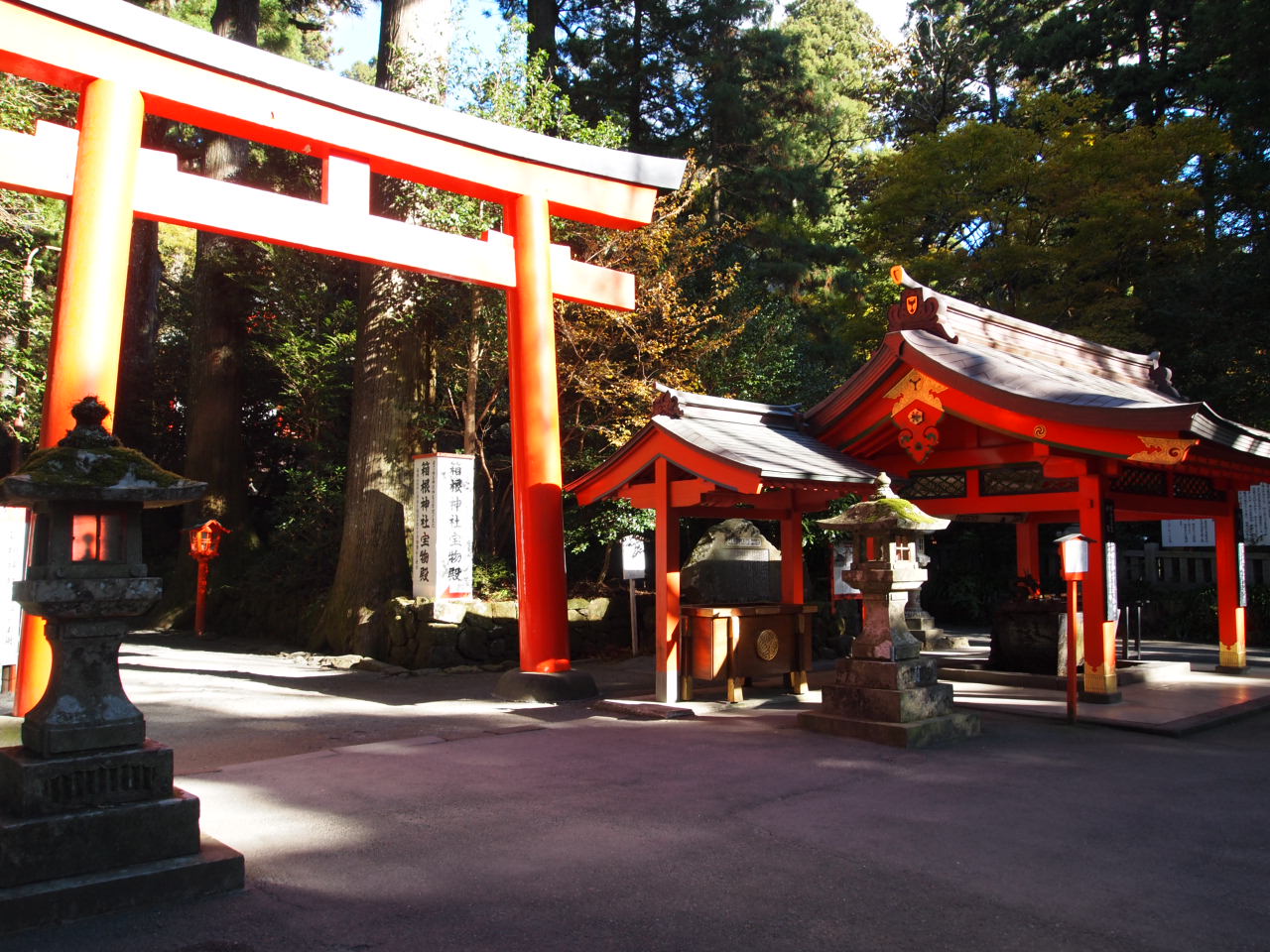 箱根神社_f0236201_8472994.jpg