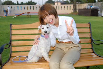 Akb篠田 超 犬 親バカ役で映画初出演 ペット撮影カメラマンの犬写真 フリーペーパー 犬の写真集