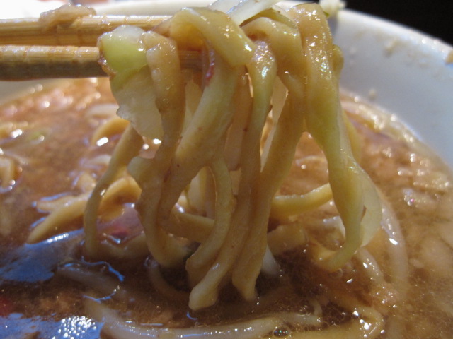 ラーメン荘 その先にあるもの「豚ラーメン+にんにく+野菜増し+カラメ」¥900@立川_b0042308_1095714.jpg
