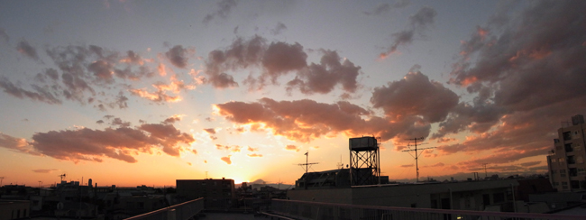 夕焼け小焼け_c0223486_22255323.jpg