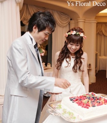 水の教会のおふたり 花冠とお揃いのブーケ_b0113510_23555184.jpg