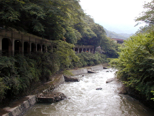 箱根湯本駅周辺の建築_b0178685_14101525.jpg