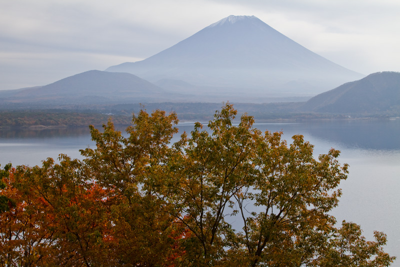 山梨県 本栖湖と富士山_c0092386_2111286.jpg