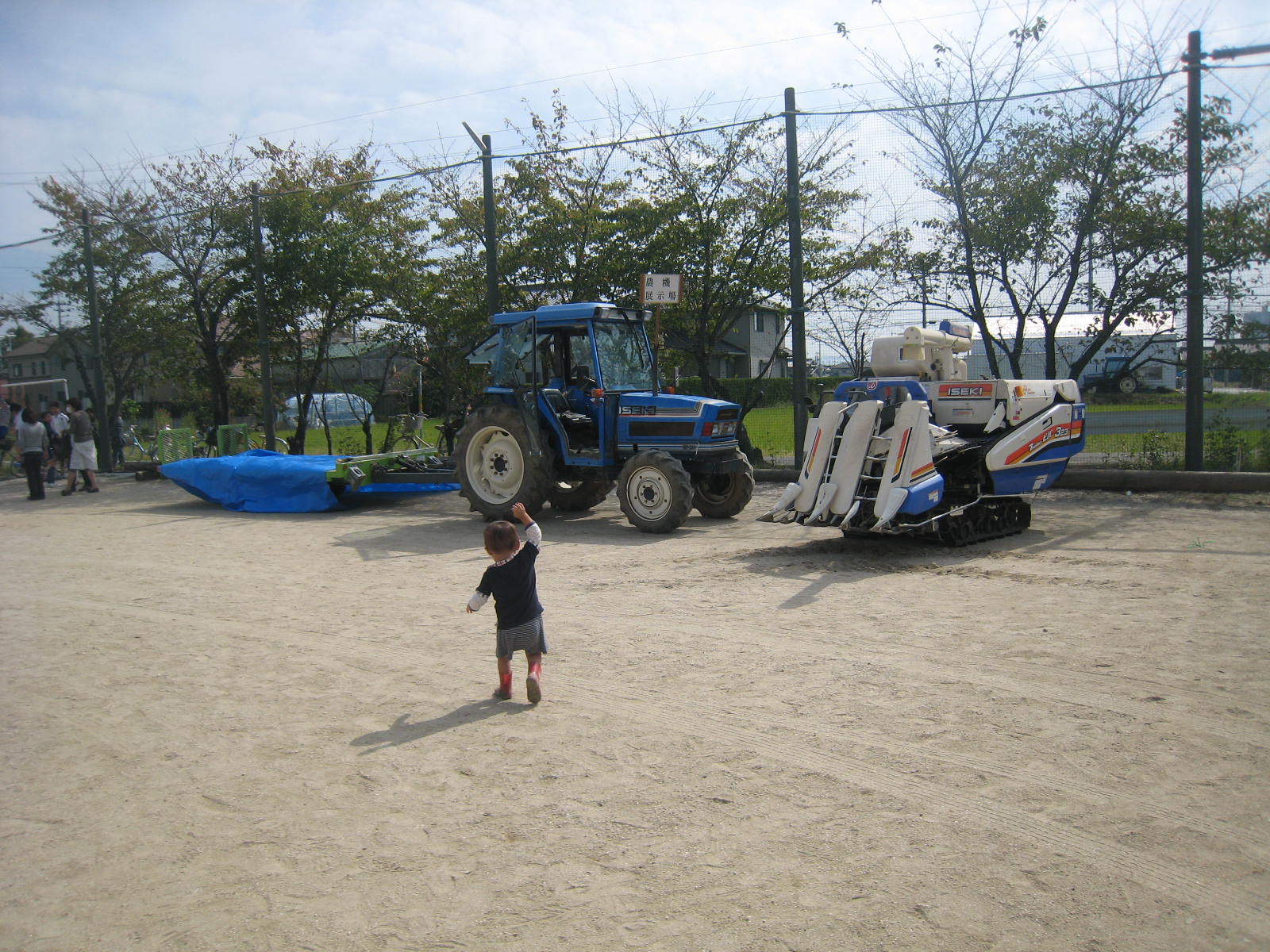 田植え→稲刈り体験へ!_f0109257_5383827.jpg
