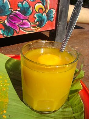 手作りジャムー シリー・マドゥ Membuat Jamu Sirih Madu _a0120328_1132615.jpg