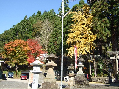 /// 湯村温泉 秋が深まり紅葉が綺麗です ///_f0112434_1624475.jpg