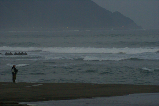 日南海岸BIG WAVES「本日の日向灘・青島・掃海艦艇さんがた」 _c0147123_20183898.jpg