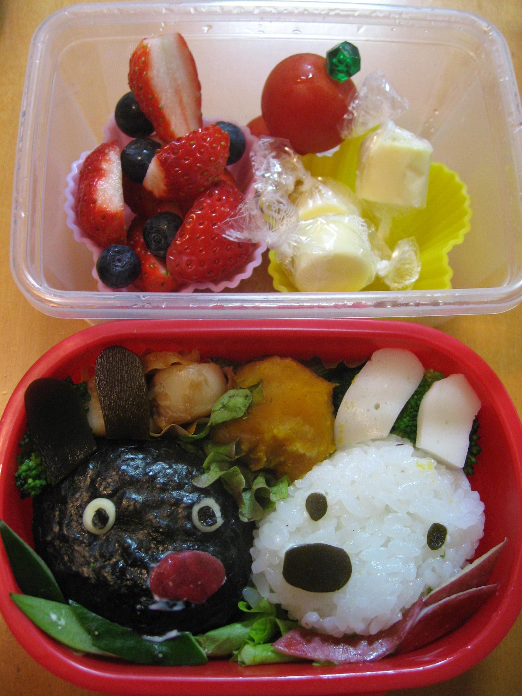 幼稚園時代のキャラ弁と・・・中学生の日々のお弁当_f0238037_10565413.jpg