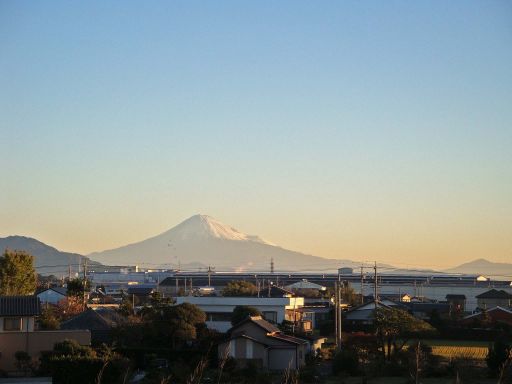 静岡だより　22-11 : 10  [ 富士四題  (2) 「大井川の富士」 ]  (小宮山)_b0012636_20175475.jpg