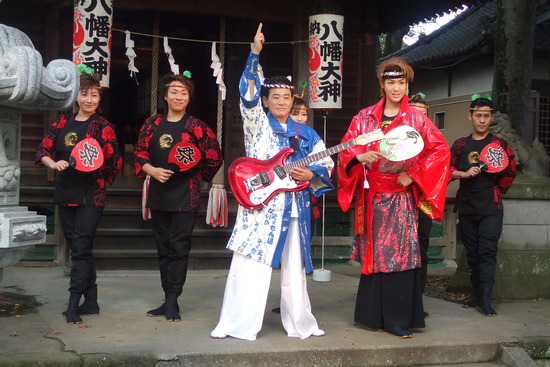 お神輿に乗ってPV撮影_e0119092_14584925.jpg