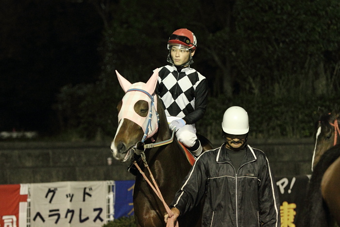 2010年11月21日（日） 高知競馬 5R りんじ仲間協賛 由奈ちゃん誕生特別 C2-6_a0077663_9294397.jpg