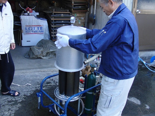 「防災用ろ過浄水機」使い方 わかりますか?_f0141310_032333.jpg
