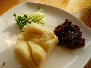11月26日(金) ニーダーと麺やで餃子&花巻 代官山SR_d0138307_1453598.jpg