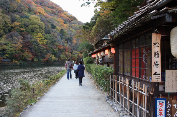 嵐山　舟と紅葉に_b0055171_2042525.jpg