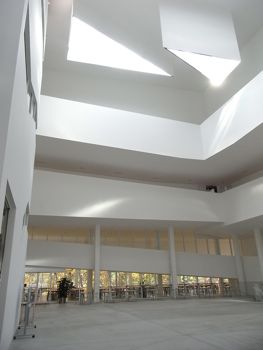 東京造形大学 CSプラザ_b0141474_963929.jpg