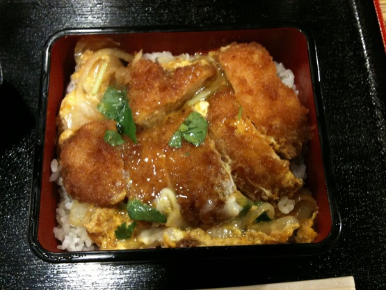 カツ丼とカツ重 ｒはriverの ｒ