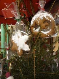 クッキーオーナメントのクリスマスツリーを飾りました。_d0066821_18411710.jpg