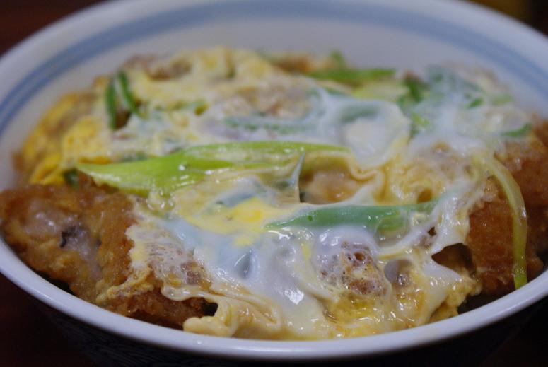 お肉屋さんの揚げたてカツ丼 どんぶり安兵衛_b0063958_16443033.jpg