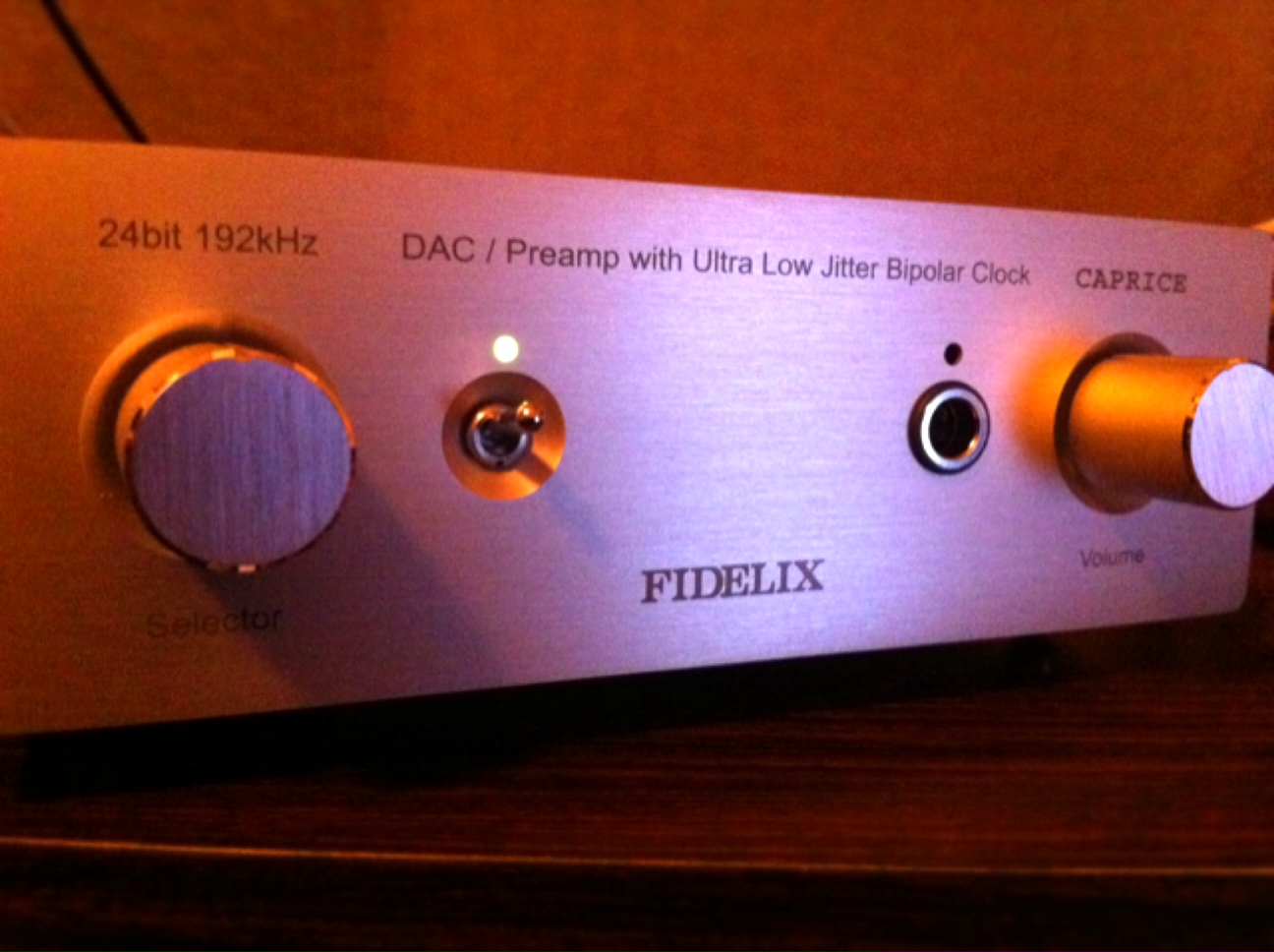 FIDELIX「CAPRICE」 × WAGNUS.フラッグシップXLRケーブル「Sieve FIDELIX「CAPRICE」 × WAGNUS.フラッグシップXLRケーブル「Sieve