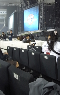 BON JOVI ダイヤモンドVIP席限定椅子！！