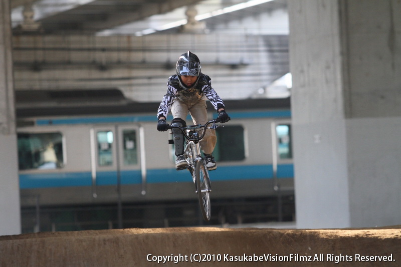 King Of Gorilla 2010 #2 決勝の様子_b0136231_21105325.jpg