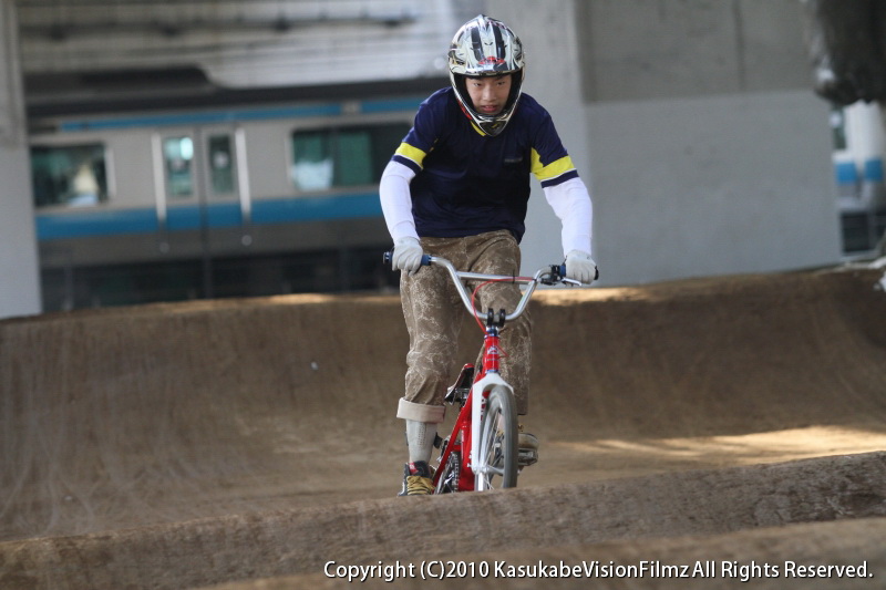 King Of Gorilla 2010 #2 決勝の様子_b0136231_21111020.jpg