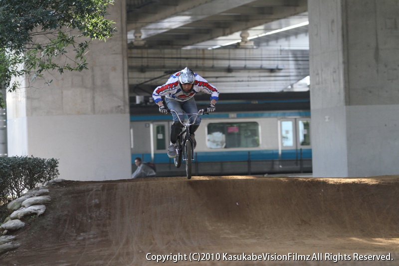 King Of Gorilla 2010 #2 決勝の様子_b0136231_2111334.jpg