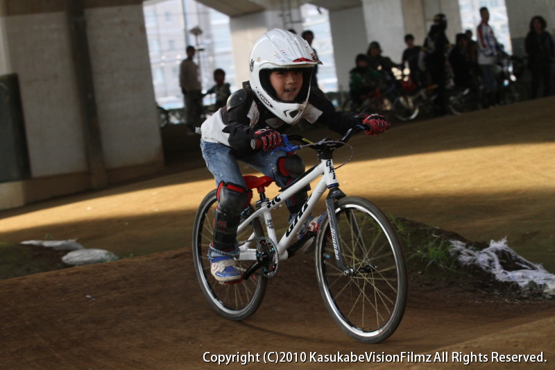 King Of Gorilla 2010 #2 決勝の様子_b0136231_21113353.jpg
