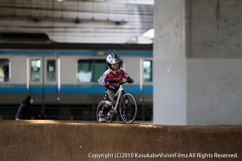 King Of Gorilla 2010 #2 決勝の様子_b0136231_21114186.jpg