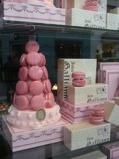 愛しのラデュレ　=Ladurée by John Galliano=_f0031138_5293984.jpg