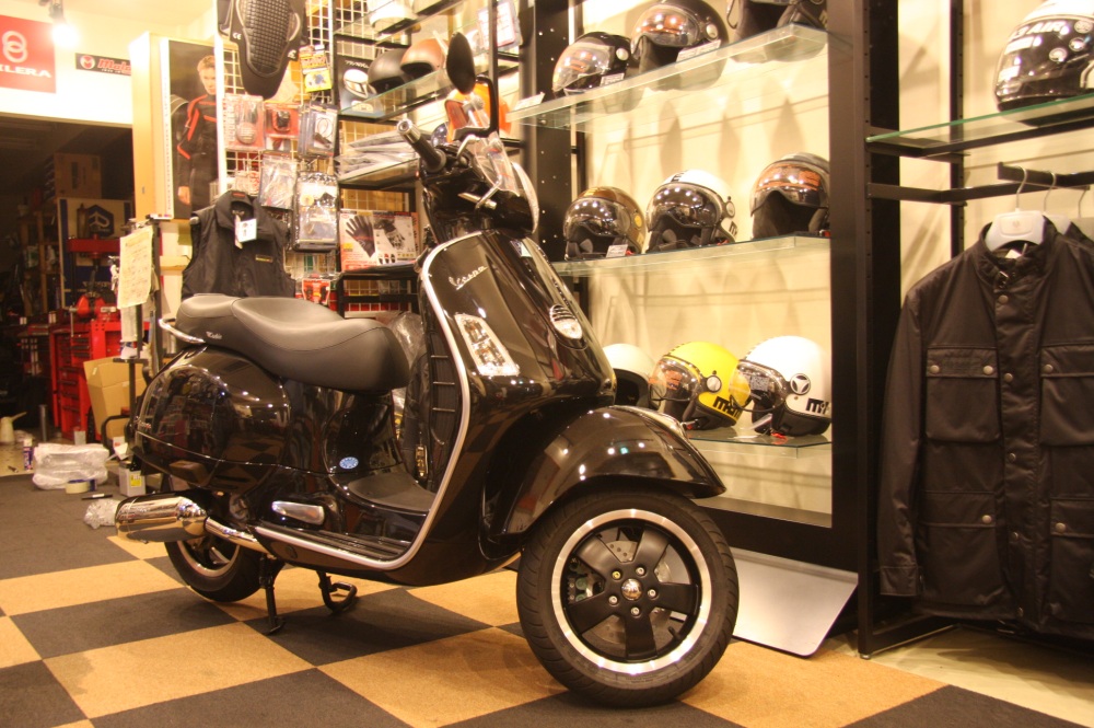 VESPA　GTS　250IE＠カスタム！_b0117797_1865974.jpg