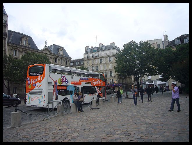 【観光バス】街角の観光バス(PARIS)_a0008105_203583.jpg