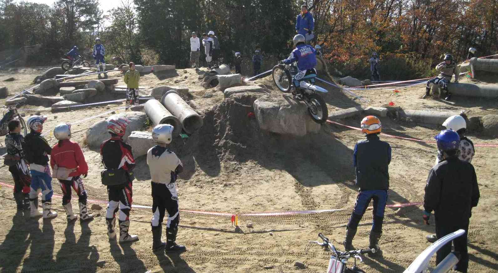 e0003910_12122024.jpg