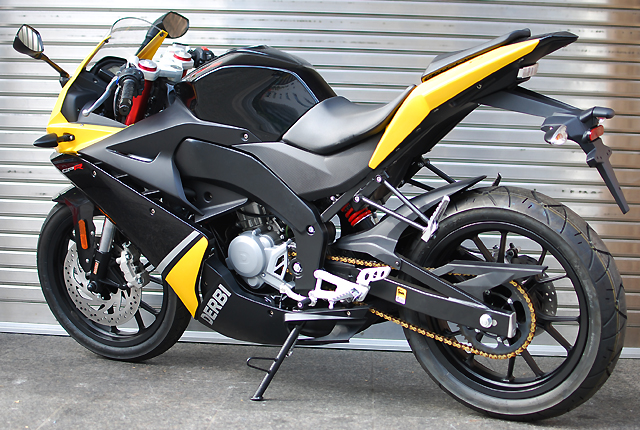 DERBI　GPR50 Racing イエロー入荷！_d0099181_2258266.jpg