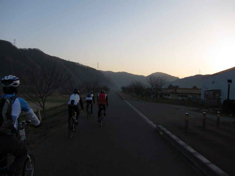 片鉄ロマン街道・津山ホルモンサイクリングー季節感、大所帯、出会い・再会、グルメ...充実！！_e0138081_18371283.jpg