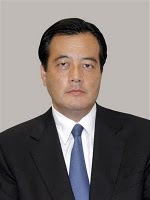 顔、顔、顔:海老蔵さんと岡田外相の顔_e0171614_10104993.jpg