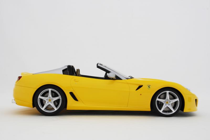 Amalgamの新製品情報！！ No.45 「Ferrari SA Aperta」_b0185640_2250381.jpg