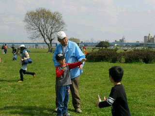 12月11日土曜日 あそび村で ひこうき飛ばそう！_c0120851_8312373.jpg